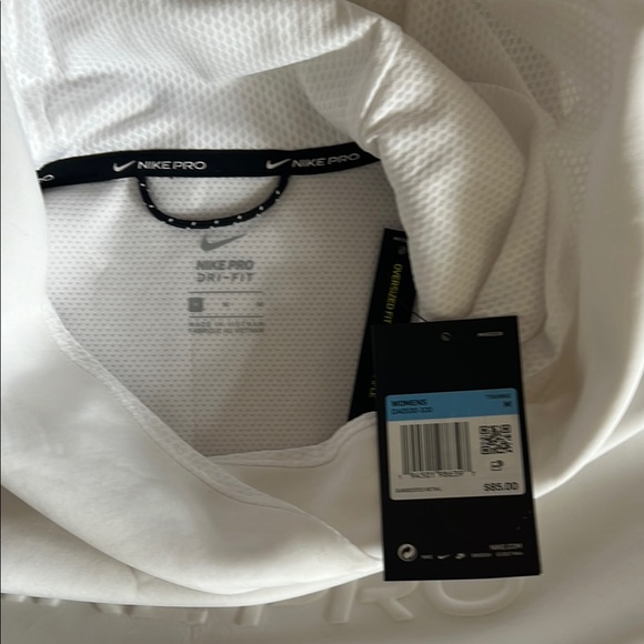 Nike Pro Women’s White Crop Oversized Hoodie - Picture 2 of 7